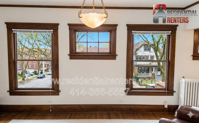 Foto del edificio - 3002 N Frederick Ave