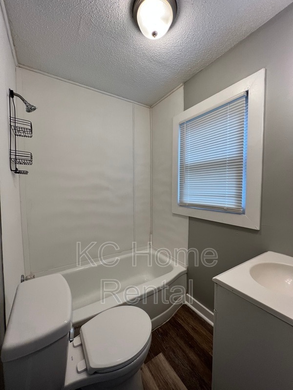 1843 S Harris Ave, Independence, MO 64052 Condo for Rent in