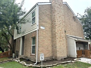 Building Photo - 11710 Southlake Dr
