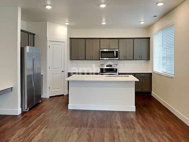 Foto del edificio - 7608 Mardale Ln