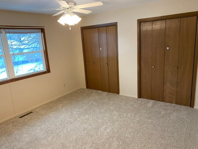 Foto del edificio - 203 E Wilson St