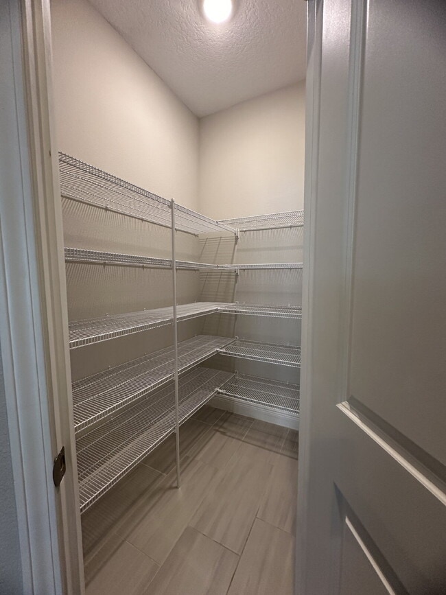 Building Photo - Stylish 3-Bedroom Townhouse with 2.5 Baths...