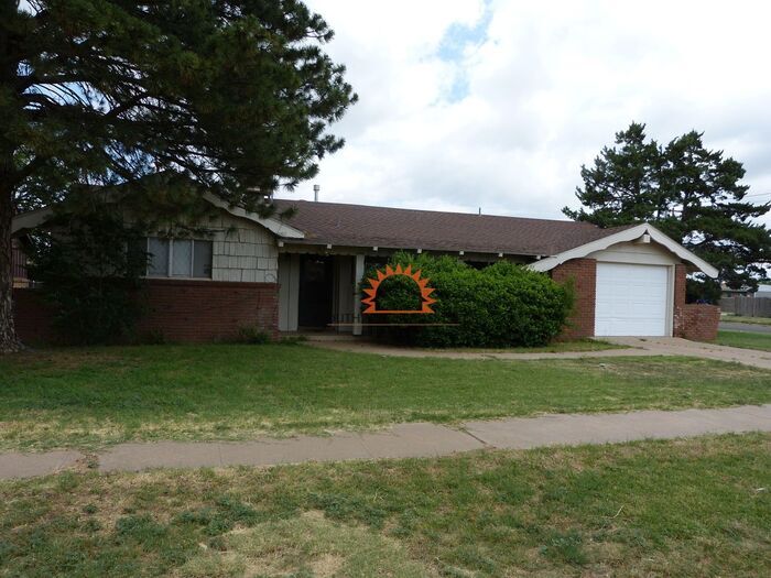 Primary Photo - charming 3 bedroom 1 bath home.
