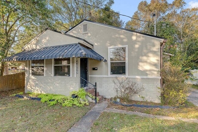 Building Photo - 4059 College St