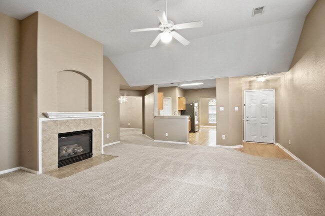 Foto del edificio - 17806 June Forest Dr