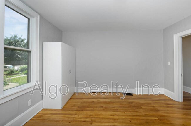 Foto del edificio - 3449 Snelling Ave