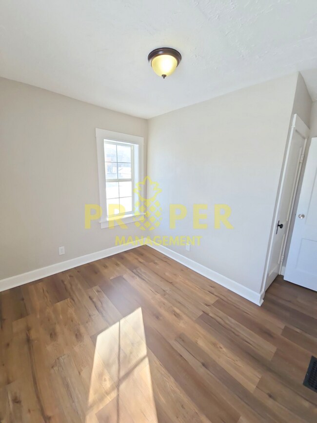 Foto del edificio - Charming 2-Bedroom, 1-Bath Home with Large...