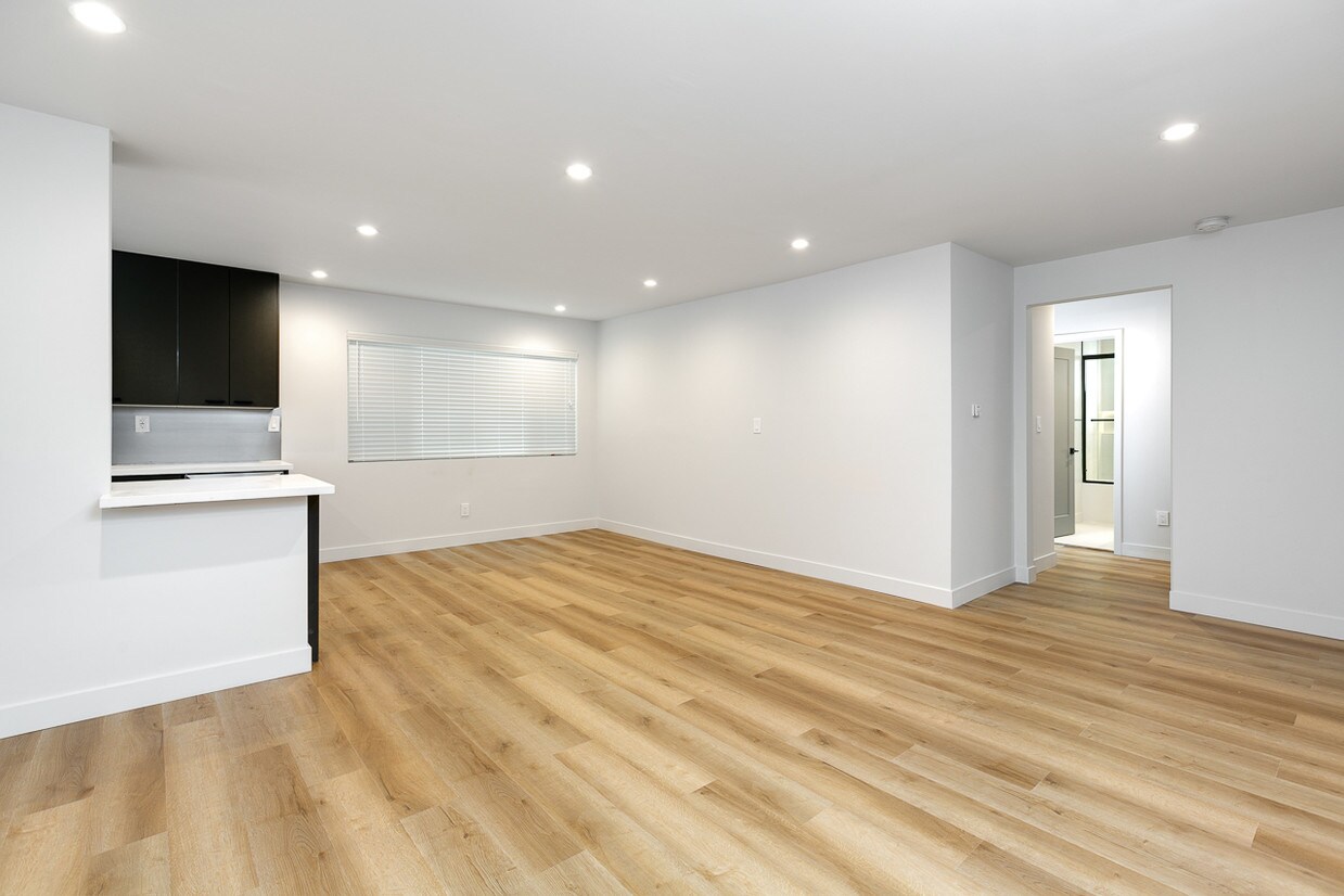 Foto principal - 243 S Park View St