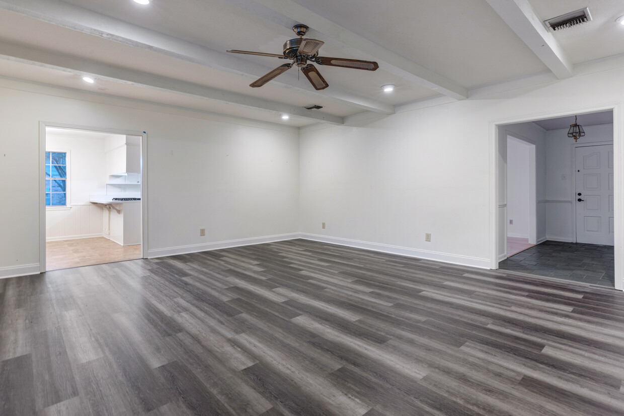 Foto principal - 225 Aurore Ave