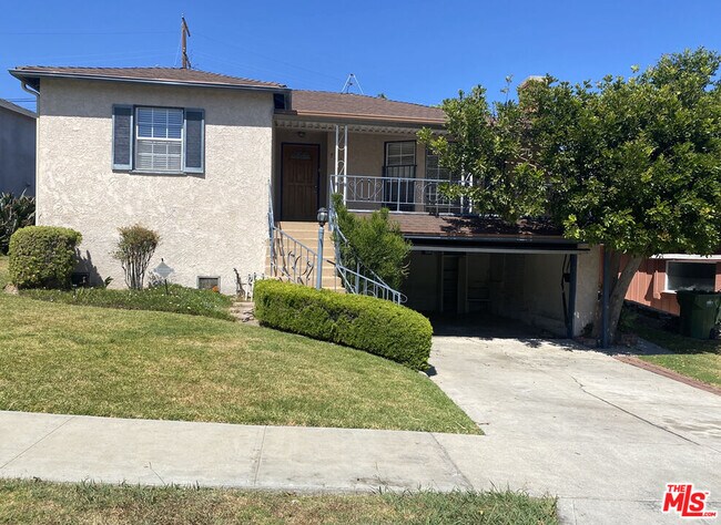Building Photo - 5218 Parkglen Ave