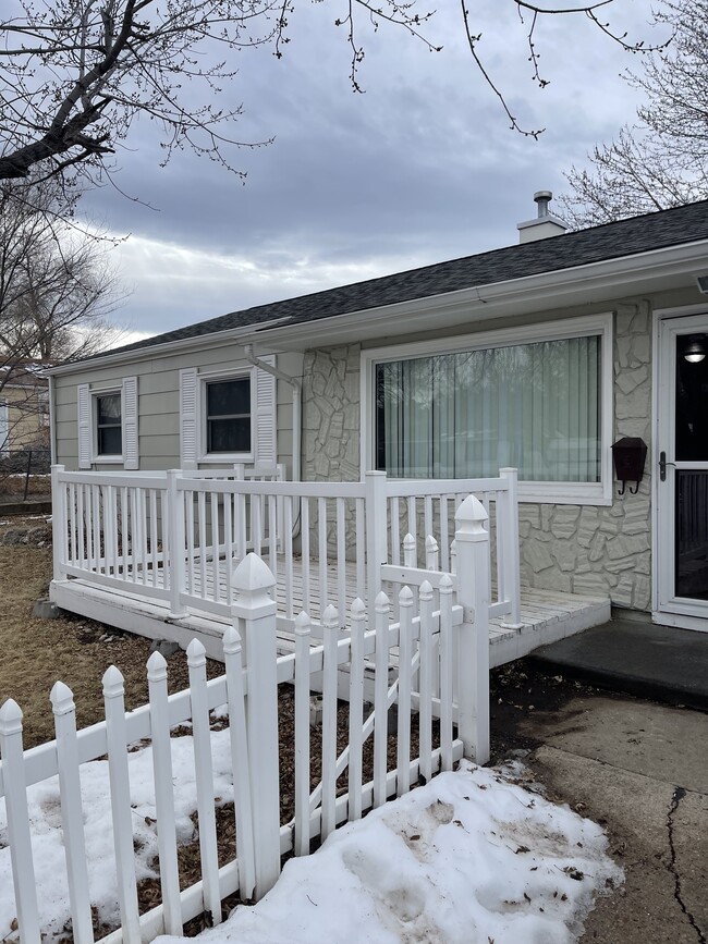 Building Photo - 2339 Balsam Ave
