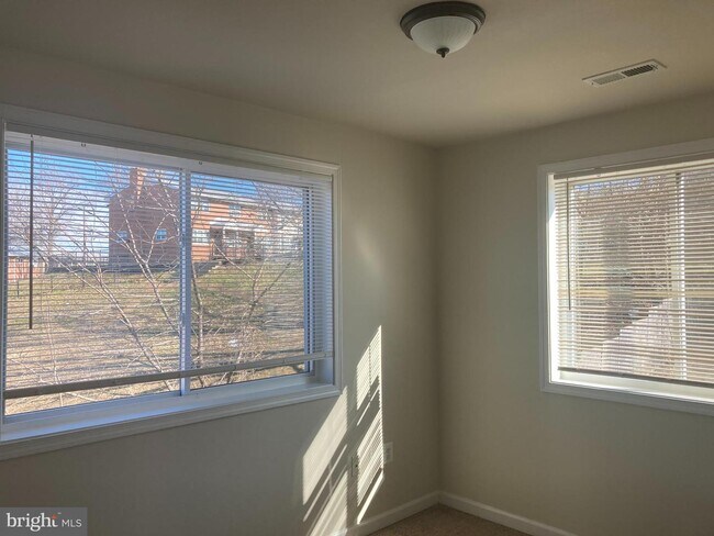 Foto del edificio - 300 37th St SE