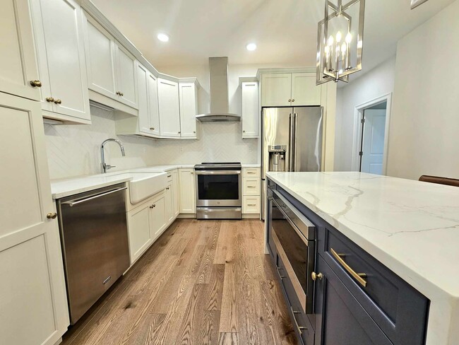 Building Photo - 60 Coppersmith Way