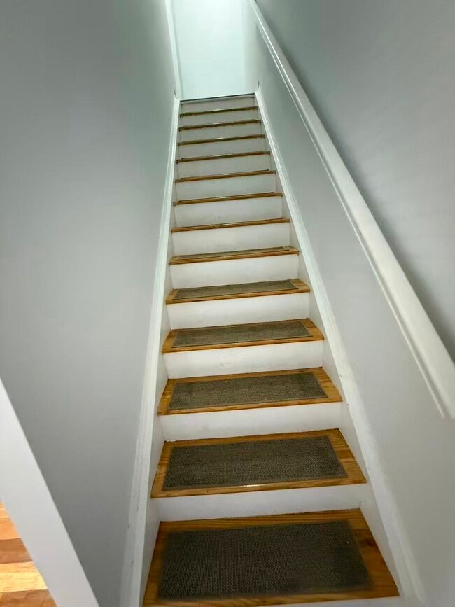 Building Photo - 1922 9th Street Dr SE