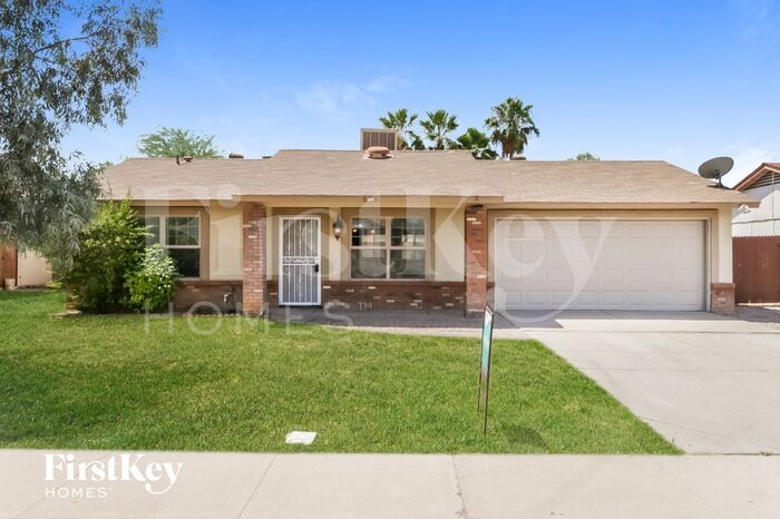 Primary Photo - 657 W Barrow Dr