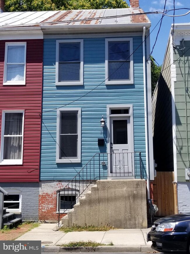 Foto del edificio - 27 E 5th St