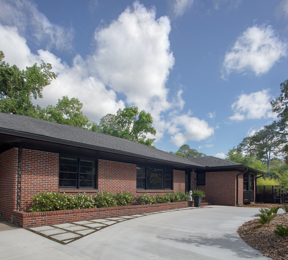 Foto principal - Charming Mid-Century Ranch