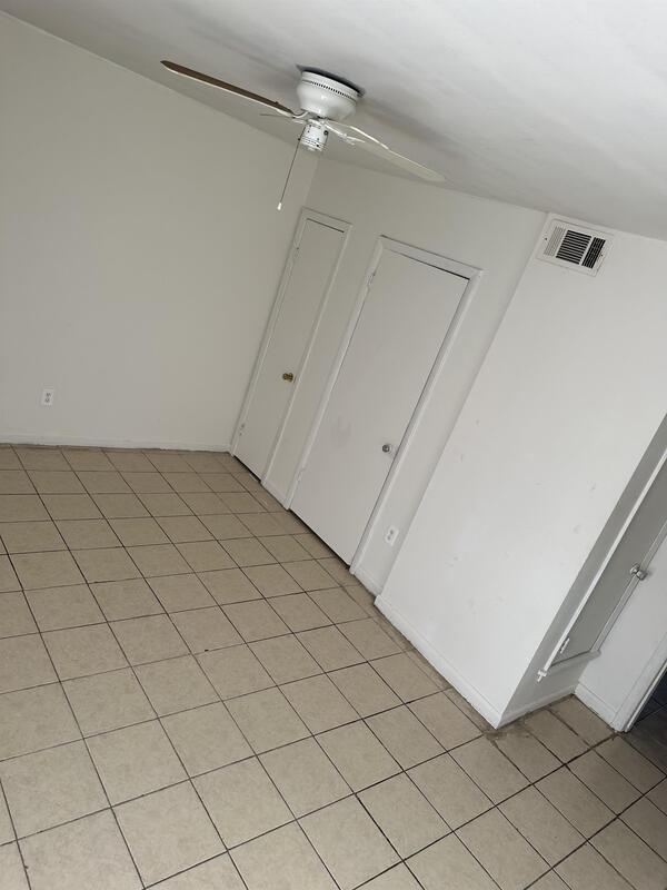 Foto del edificio - 822 S Oak St