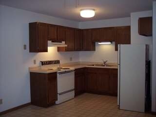 Building Photo - 575 Lake Ave S