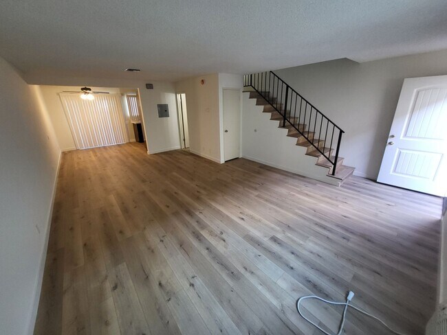 Foto del edificio - 4392 Green Ave