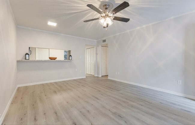 Building Photo - 121 Danube Ave