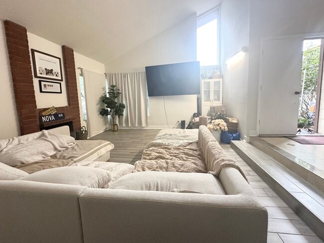Photo - 15954 Meagher St House