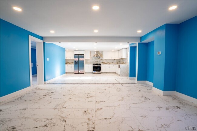 Foto del edificio - 599 Albany St