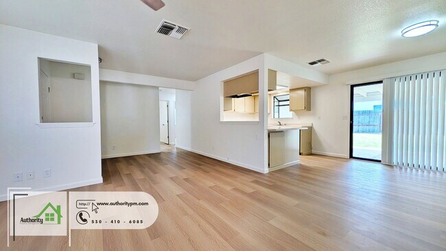 Foto del edificio - 1027 Goodview Way
