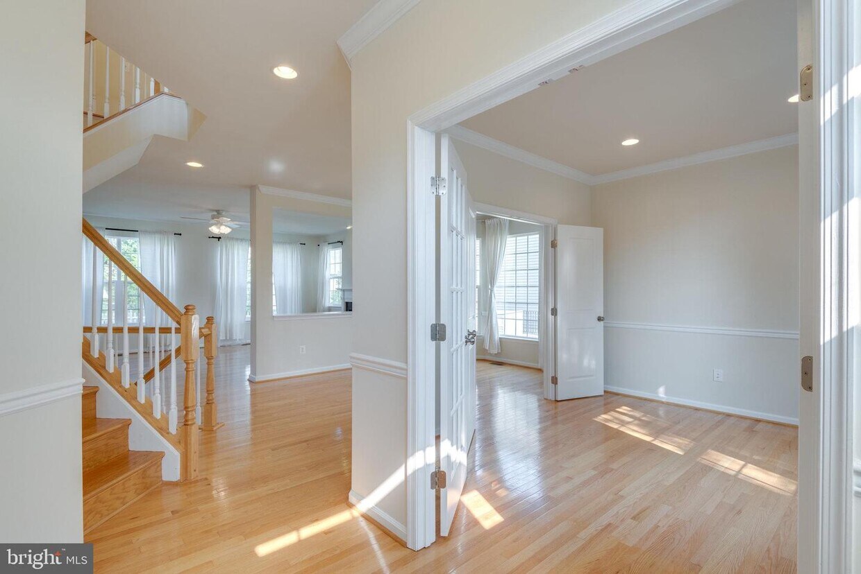 Foto principal - 10424 Goldenrod Dr