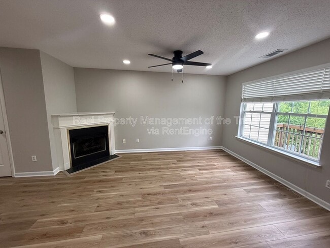 Photo - 528 Oxford St Townhome