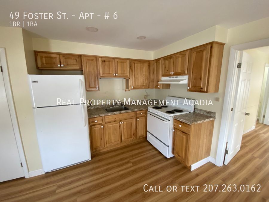 Primary Photo - Ground Level 1 Bedroom Apartment - Ellsworth
