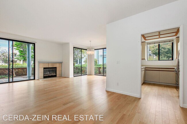 Building Photo - 2 br, 2 bath House - 1055 Independence Drive