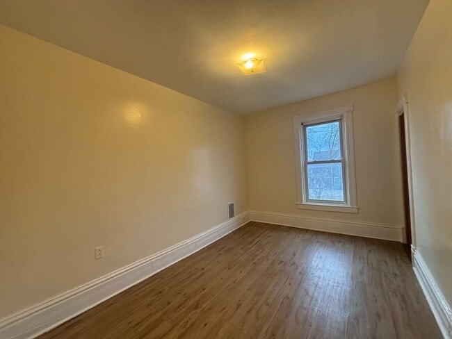 Building Photo - 1303 Bleecker St