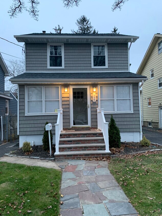 Primary Photo - 1220 Plane St