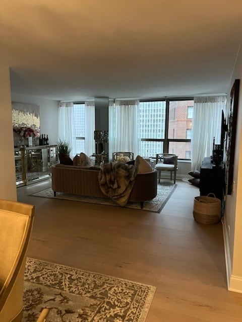 Foto del edificio - 110 E Delaware Pl