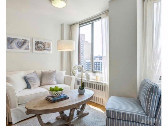 Foto principal - 520-520 2nd Ave