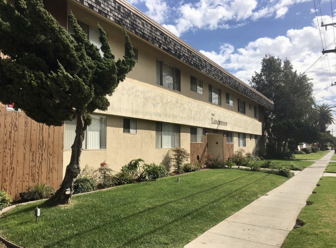 Primary Photo - Larchwood Apartments