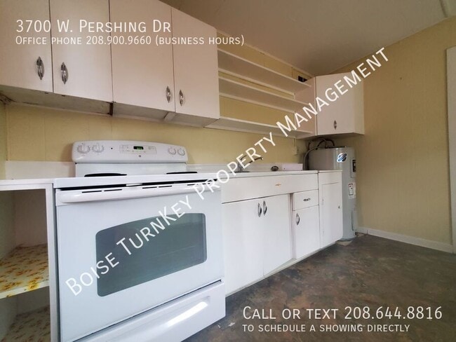 Building Photo - 3700 Pershing Dr