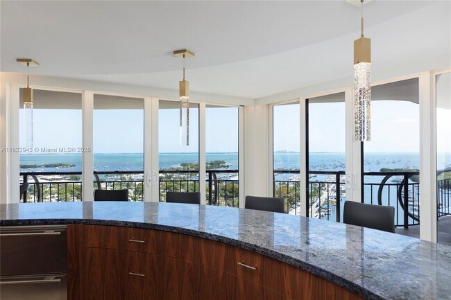 Foto del edificio - 2843 S Bayshore Dr