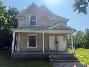 Building Photo - 736 Lawndale Ave