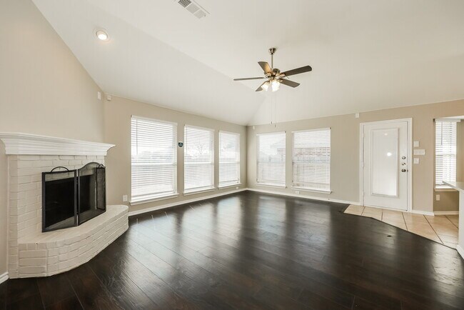 Building Photo - 5344 Elmdale Dr