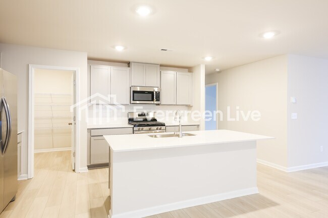 Building Photo - 4014 Rustling Grass Trl