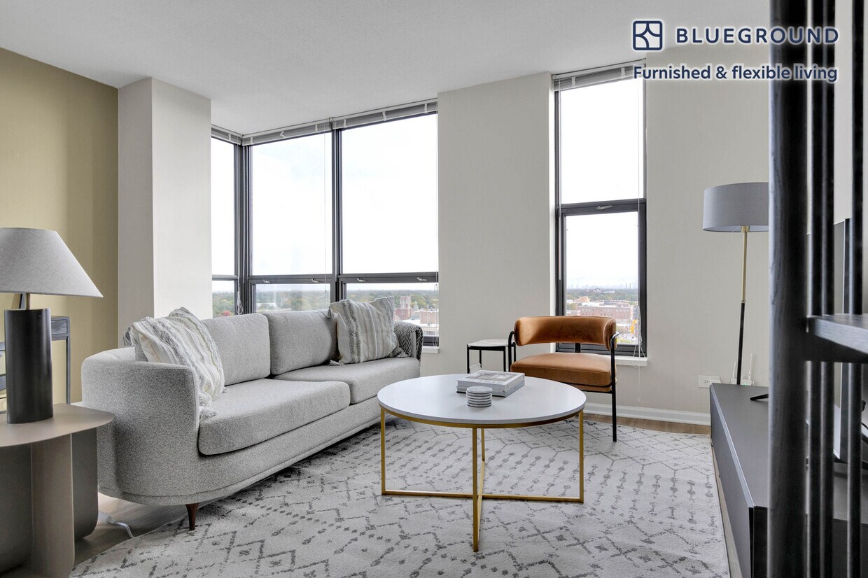 Foto principal - 100 Forest Ave