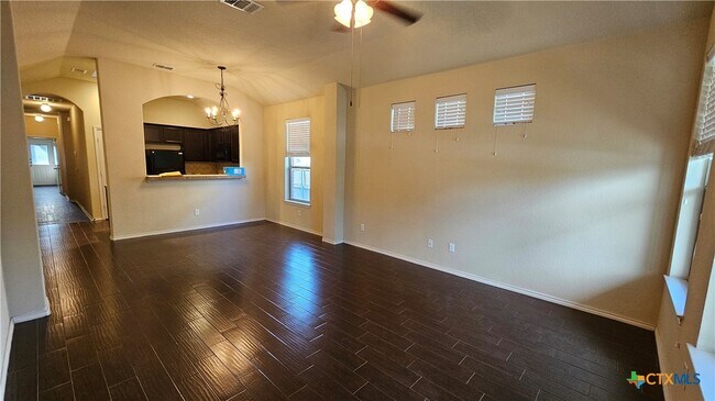 Building Photo - 538 Creekside Cir