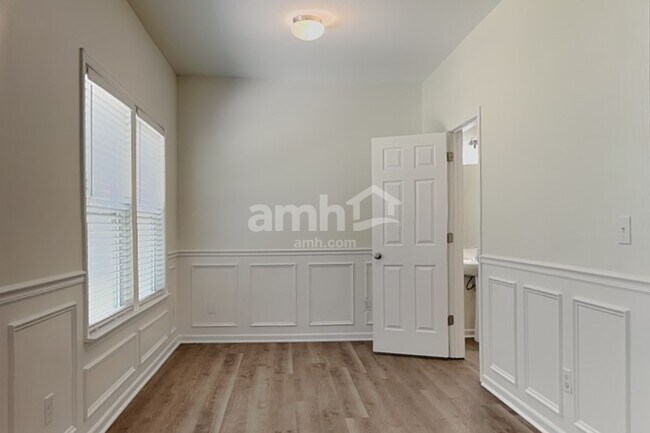 Foto del edificio - 145 Collenton Ln