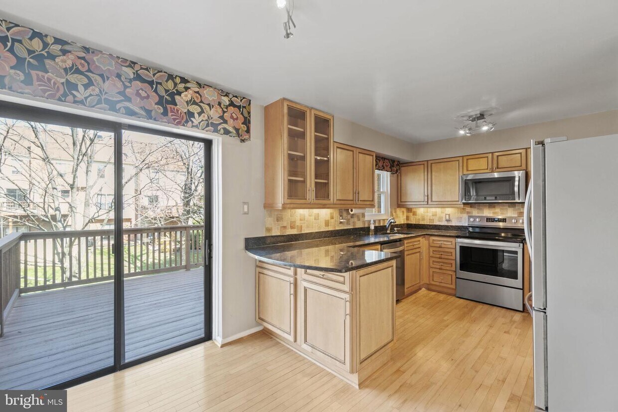 5133 King Charles Way, Bethesda, MD 20814 Townhome Rentals in Bethesda MD