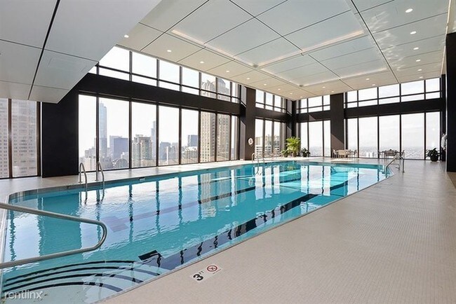 Building Photo - 2 br, 2 bath Condo - 190 E Delaware Pl