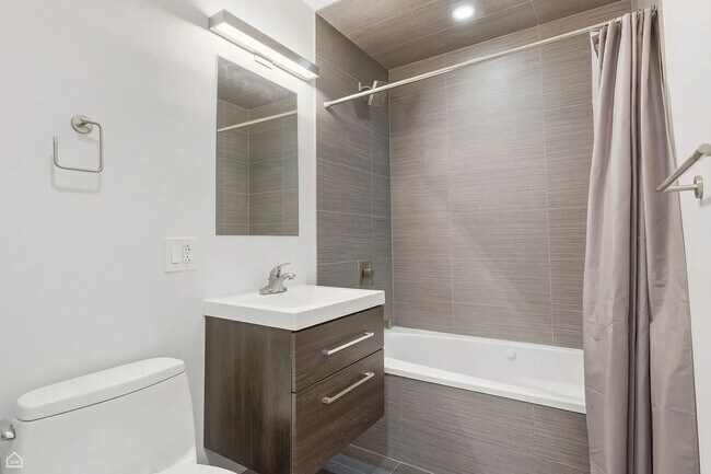 Foto del edificio - 2034 W Grand Ave