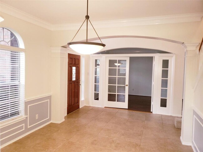 Building Photo - 16818 Canyon Ridge Dr
