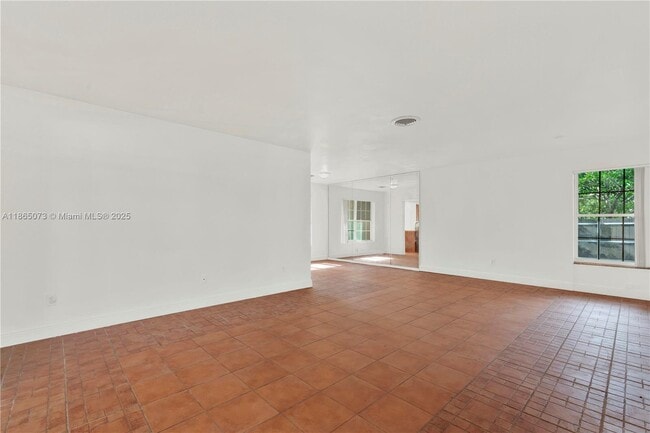 Building Photo - 15831 Palmetto Club Dr